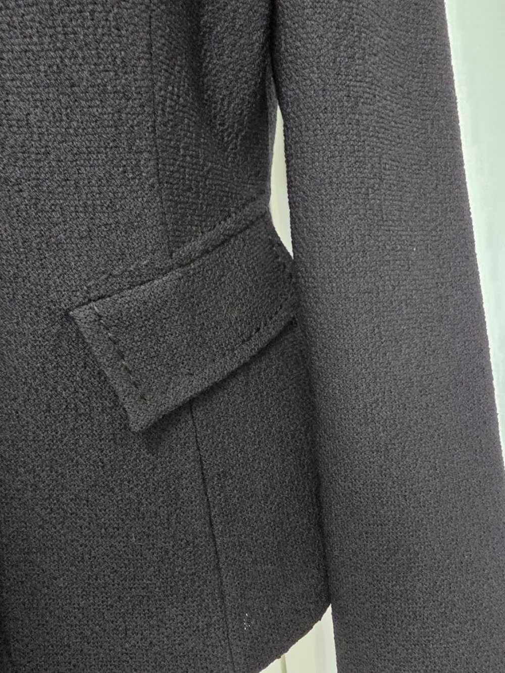 St. John Knit Blazer Size 8 Black One Button Closure - Picture 7 of 10